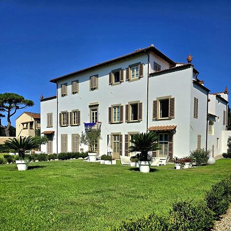 La Villa Apartments - Convenient For Sardinia And Corsica - 4-5 Beds -Private Parking Included With Camera 리보르노 외부 사진