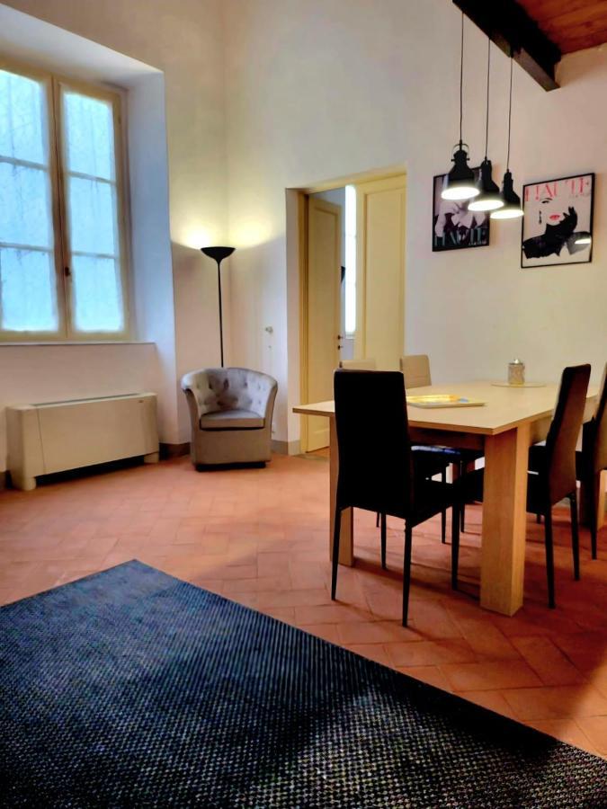 La Villa Apartments - Convenient For Sardinia And Corsica - 4-5 Beds -Private Parking Included With Camera 리보르노 외부 사진