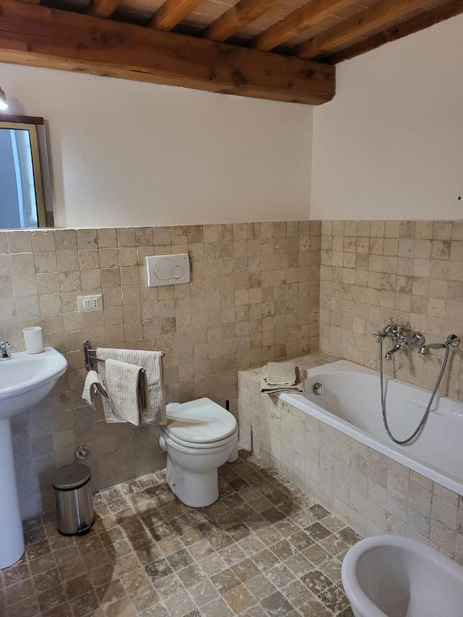 La Villa Apartments - Convenient For Sardinia And Corsica - 4-5 Beds -Private Parking Included With Camera 리보르노 외부 사진