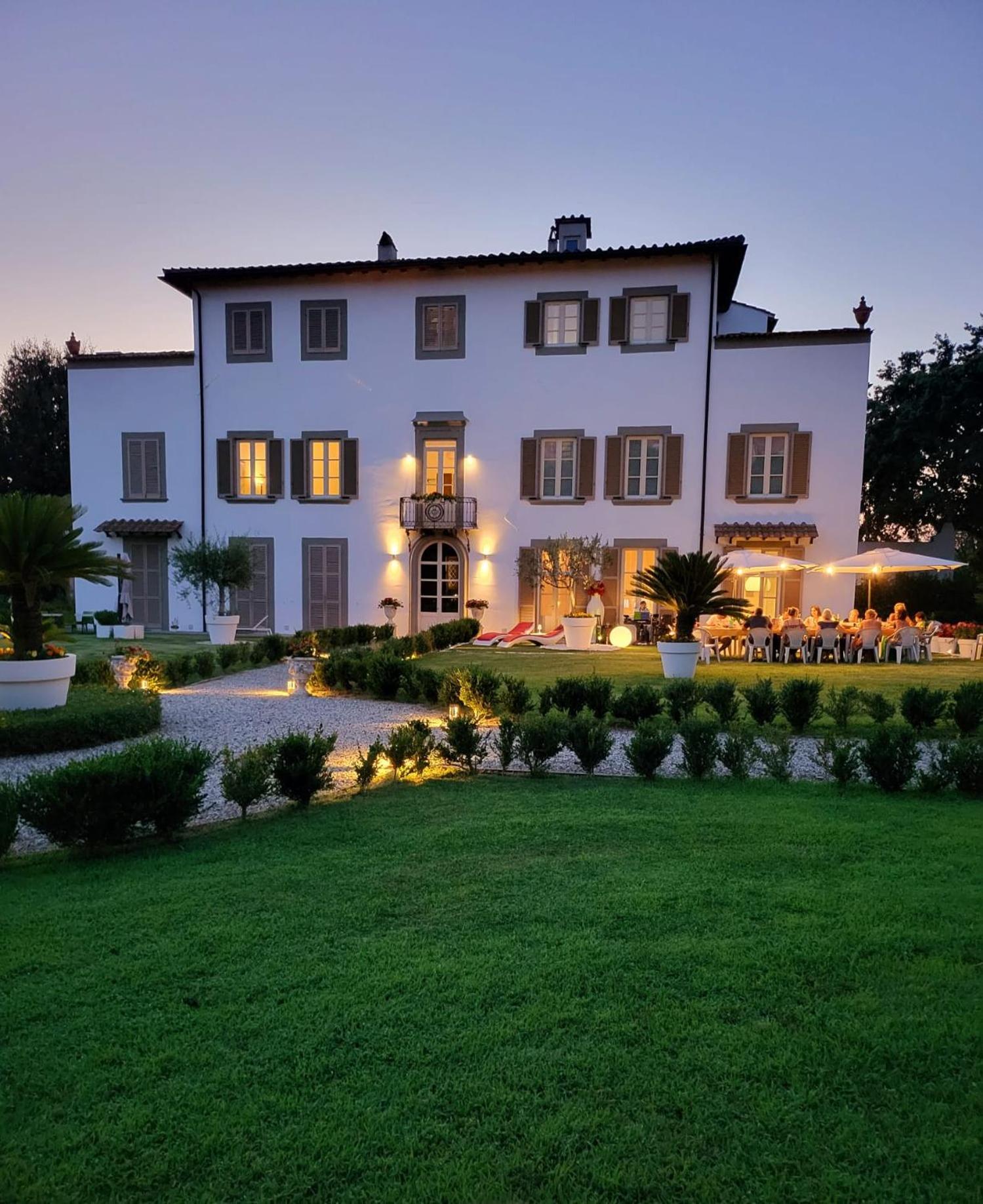 La Villa Apartments - Convenient For Sardinia And Corsica - 4-5 Beds -Private Parking Included With Camera 리보르노 외부 사진