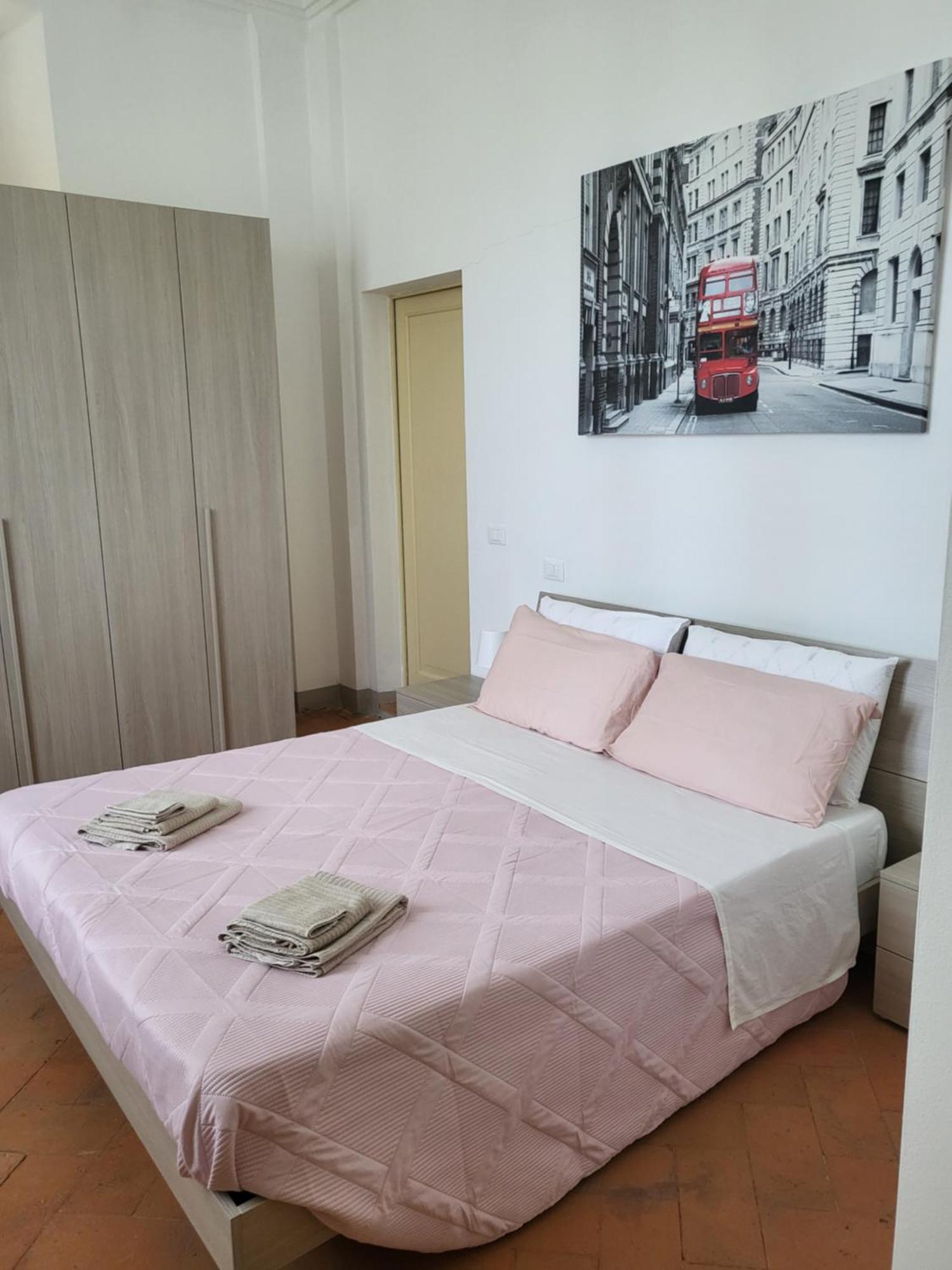 La Villa Apartments - Convenient For Sardinia And Corsica - 4-5 Beds -Private Parking Included With Camera 리보르노 외부 사진